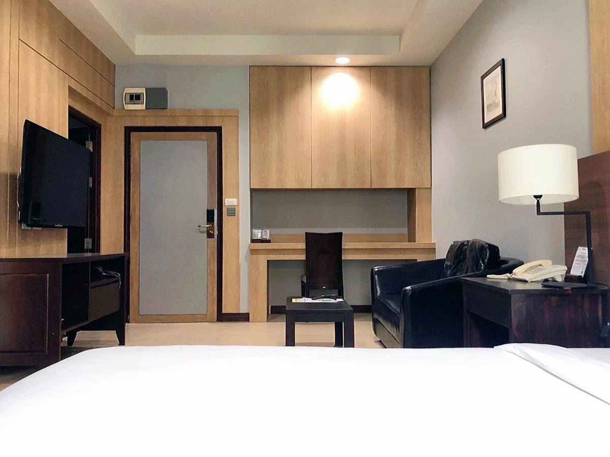 J Park Hotel - Sha Extra Plus Chonburi Ngoại thất bức ảnh
