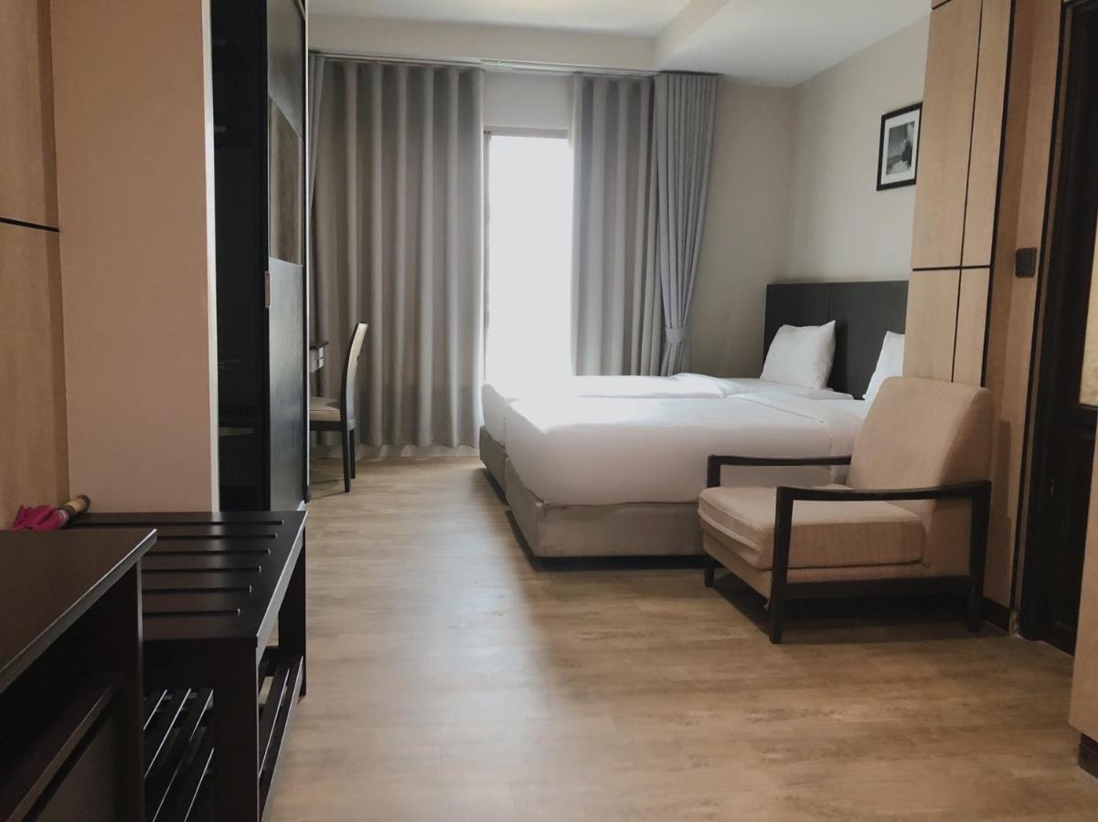 J Park Hotel - Sha Extra Plus Chonburi Ngoại thất bức ảnh
