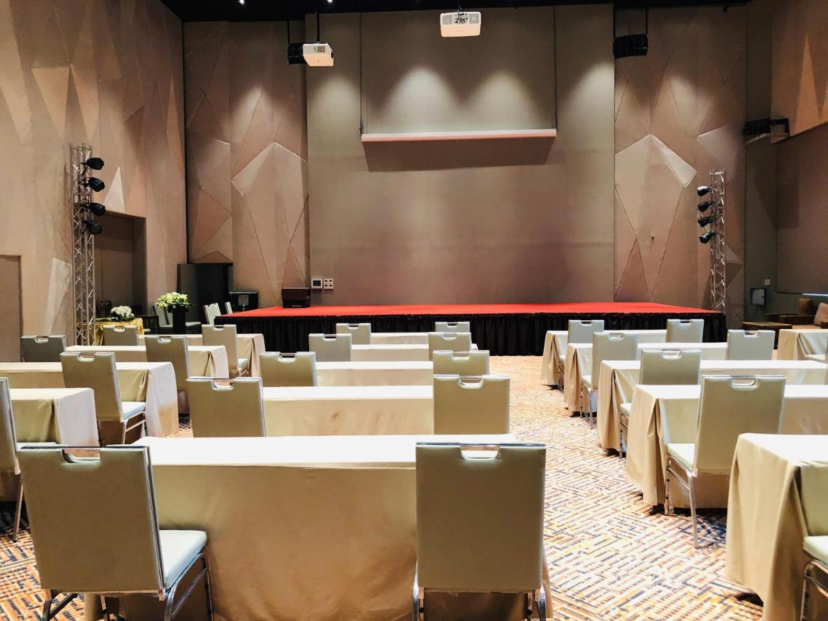 J Park Hotel - Sha Extra Plus Chonburi Ngoại thất bức ảnh