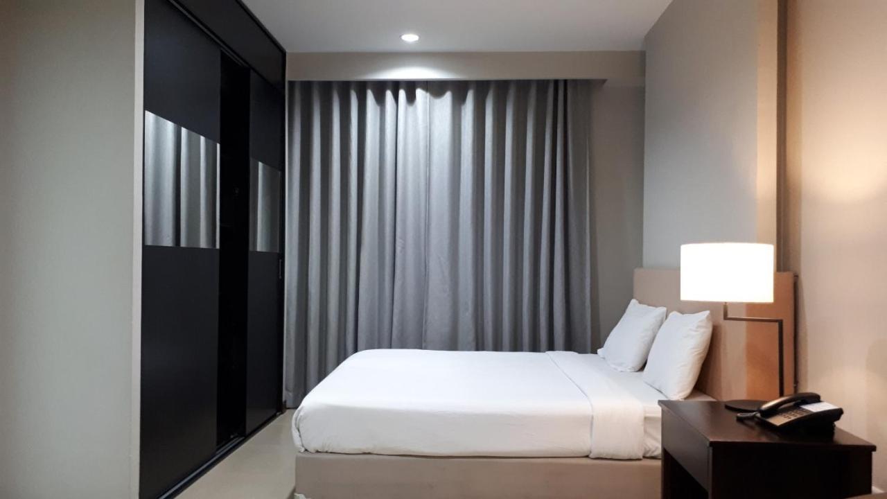 J Park Hotel - Sha Extra Plus Chonburi Ngoại thất bức ảnh