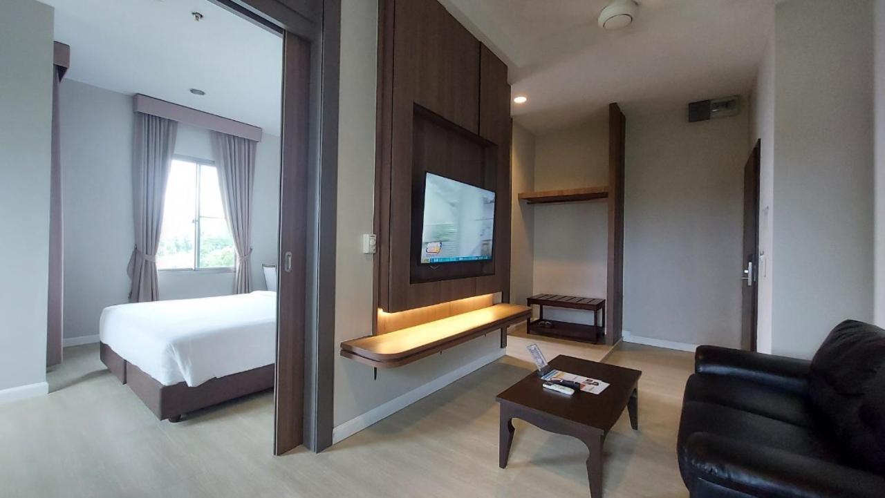 J Park Hotel - Sha Extra Plus Chonburi Ngoại thất bức ảnh