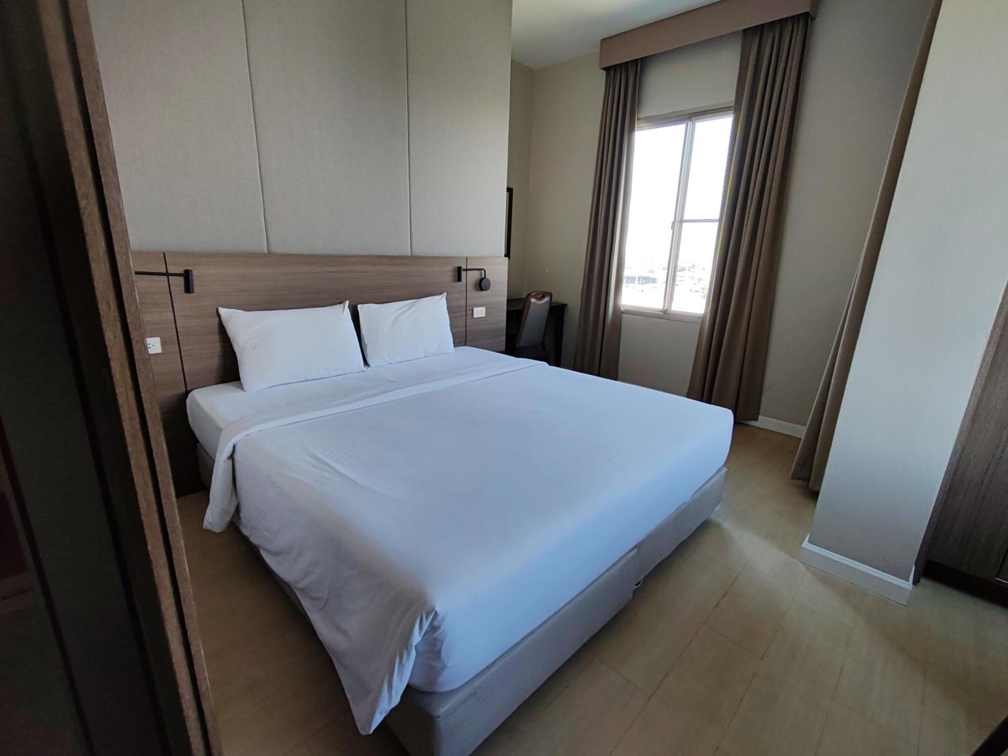 J Park Hotel - Sha Extra Plus Chonburi Ngoại thất bức ảnh
